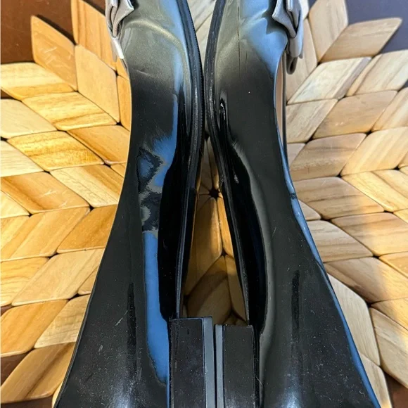 Prada Women's Gray Leather Flats with Silver Bow - Picture 5 of 8